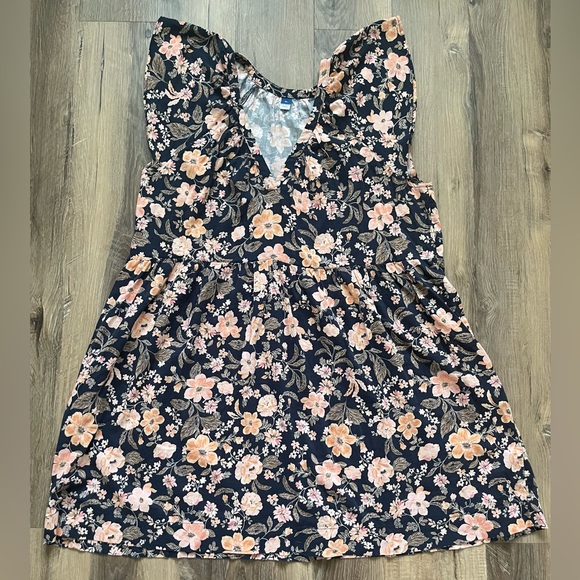 Old Navy Cap Sleeved Dress - Picture 7 of 8